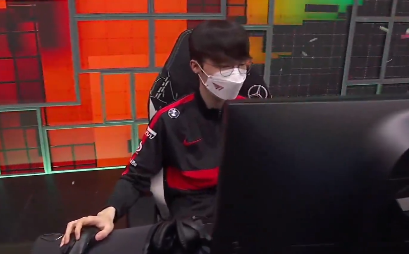 Faker迎来十赛季高光表现，RNG球迷沸腾！的简单介绍