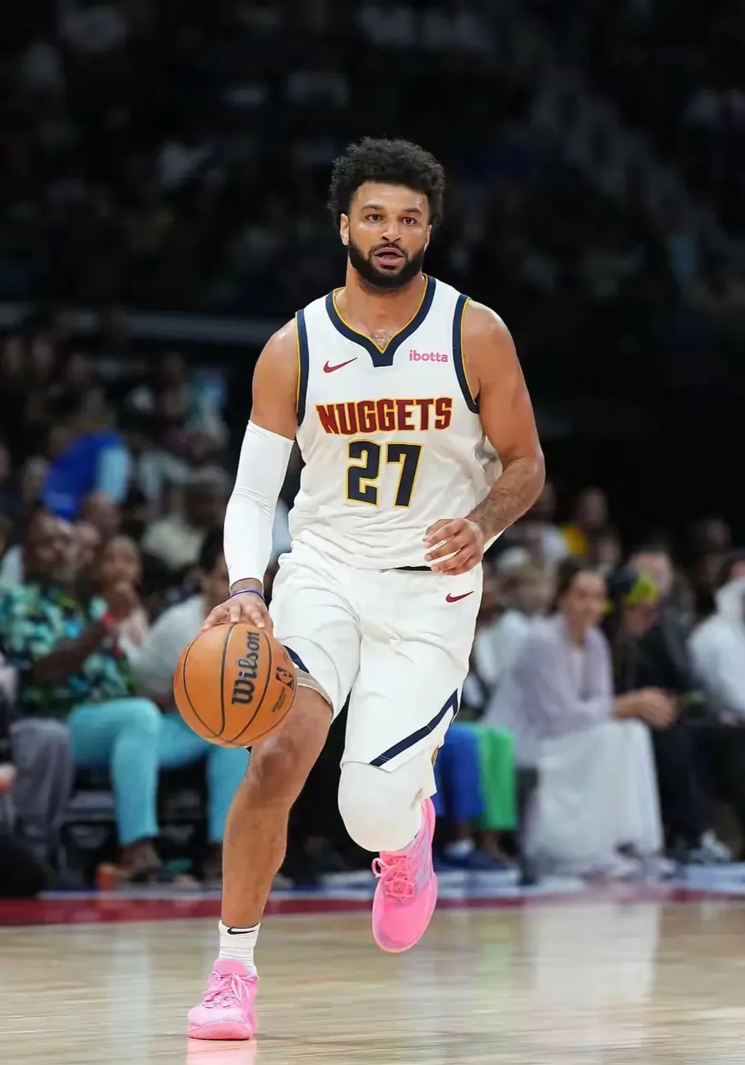 包含穆雷重返赛场，比赛规则变更首场状态出色，老鹰观众沸腾！的词条